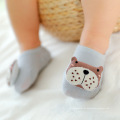 Großhandel heiß verkauft billige komfortable Bootsocken 3d Babysocken 100% Cartoon süße Babysocken niedriger Preis mit Tierkopf